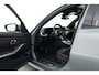BMW 3-Serie Touring 330e M-Sport Pro | Pano | Widescreen | ShadowLine | HUD | Camera+PDC | Memory | Sfeerverl. | Dodehoek | Adapt. Cruise | Elek. klep | Nav+App.Connect
