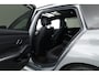BMW 3-Serie Touring 330e M-Sport Pro | Pano | Widescreen | ShadowLine | HUD | Camera+PDC | Memory | Sfeerverl. | Dodehoek | Adapt. Cruise | Elek. klep | Nav+App.Connect