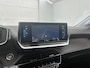 Peugeot e-208 EV Allure Pack 50 kWh 136pk | Navigatie | Achteruitrijcamera | 3D Cockpit | Climate Control | Cruise Control | Parkeersensoren v+a | Stof/kunstleder | Keyless start | Apple Carplay / Android Auto | DAB+ radio | Led koplampen | Donker getint glas | 16" lichtmetalen velgen |