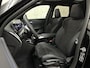 BMW X1 18i M-Sport Performance-Pack | Panorama | Sportstoelen | Carbon | Keyless-Entry | Sfeerverlichting | Achteruitrij-Camera | Carplay | Full-LED | Black-Optic | Getint Glas | Stoelverwarming | Draadloos Laden |