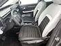 Citroën C3 Aircross SUV Max Hybrid 145pk Automaat | Lage kilometerstand | Navigatie | Achteruitrijcamera | Climate Control | Cruise Control | Parkeersensoren v+a | Dodehoeksensor | Bluetooth | Draadloze Apple Carplay / Android Auto | Comfortstoelen | Elektrisch inklapbare spiegels | Led koplampen | Donker getint glas | 17" lichtmetalen velgen |