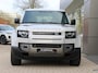 Land Rover Defender P300e 110 S PHEV | Schuif / Kanteldak | Cold Climate | Koelbox | 360 Camera |
