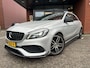 Mercedes-Benz A-klasse 180 AMG Night pakket // FULL LED // NAVI // PANO/SCHUIFKANTELDAK // PDC V+A // CRUISE