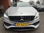 Mercedes-Benz A-klasse 180 AMG Night pakket // FULL LED // NAVI // PANO/SCHUIFKANTELDAK // PDC V+A // CRUISE