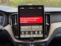 Volvo XC60 T6 Plug-in hybrid AWD Ultra Dark | Trekhaak | Luchtvering | Bowers & Wilkinis | Stuur en Stoel verwarming | Elektrische stoelen |