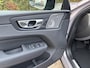 Volvo XC60 T6 Plug-in hybrid AWD Ultra Dark | Trekhaak | Luchtvering | Bowers & Wilkinis | Stuur en Stoel verwarming | Elektrische stoelen |