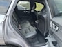 Volvo XC60 T6 Plug-in hybrid AWD Ultra Dark | Trekhaak | Luchtvering | Bowers & Wilkinis | Stuur en Stoel verwarming | Elektrische stoelen |