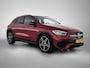 Mercedes-Benz GLA 200 Business Solution AMG 5 spaaks lichtmetalen velgen | Navigatie | MBUX wide screen | Parking support met camera achter | Trekhaak | Inclusief 24 maanden MB Certified garantie voor Europa.