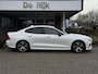 Volvo S60 2.0 B4 R-Design | Leder, Memory, ACC, Trekhaak, Stoel+Stuurverw., Camera, Carplay/Android | Dealeronderhouden | NAP |