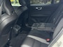 Volvo S60 2.0 B4 R-Design | Leder, Memory, ACC, Trekhaak, Stoel+Stuurverw., Camera, Carplay/Android | Dealeronderhouden | NAP |