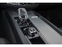 Volvo XC60 T8 Recharge AWD R-Design - Luchtvering - Panorama/schuifdak - IntelliSafe Assist & Surround - 360º Camera - Harman/Kardon audio - Adaptieve LED koplampen - Verwarmde voorstoelen, stuur & achterbank - Parkeersensoren voor & achter - Elektr. bedienb. voorstoelen met geheugen - Draadloze tel. lader - Standkachel - Extra getint glas - Elektr. inklapbare trekhaak - 21' LMV