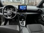 Toyota Yaris Cross 1.5 Hybrid Dynamic Plus // ADAPT. CRUISE // KEYLESS // DODEHOEK // CAMERA+SENSOREN // STUUR+STOELVERWARMING // NAVI+CARPLAY //