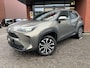 Toyota Yaris Cross 1.5 Hybrid Dynamic Plus // ADAPT. CRUISE // KEYLESS // DODEHOEK // CAMERA+SENSOREN // STUUR+STOELVERWARMING // NAVI+CARPLAY //