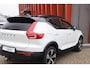 Volvo XC40 T4 Recharge R-Design | Stoelverwarming | Trekhaak | Panoramadak | Parkeercamera | Glossy Black | Keyless