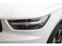 Volvo XC40 T4 Recharge R-Design | Stoelverwarming | Trekhaak | Panoramadak | Parkeercamera | Glossy Black | Keyless