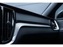 Volvo V60 T6 Plug-in hybrid AWD Plus Dark | Trekhaak | Verwarmbare voorstoelen+stuurwiel+achterbank | Rondom zichtcamera | Premium audio by Harman Kardon | Verwarmbare voorruit | 19 inch Lichtmetalen velgen