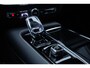 Volvo V60 T6 Plug-in hybrid AWD Plus Dark | Trekhaak | Verwarmbare voorstoelen+stuurwiel+achterbank | Rondom zichtcamera | Premium audio by Harman Kardon | Verwarmbare voorruit | 19 inch Lichtmetalen velgen