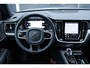 Volvo V60 T6 Plug-in hybrid AWD Plus Dark | Trekhaak | Verwarmbare voorstoelen+stuurwiel+achterbank | Rondom zichtcamera | Premium audio by Harman Kardon | Verwarmbare voorruit | 19 inch Lichtmetalen velgen