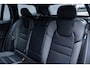 Volvo V60 T6 Plug-in hybrid AWD Plus Dark | Trekhaak | Verwarmbare voorstoelen+stuurwiel+achterbank | Rondom zichtcamera | Premium audio by Harman Kardon | Verwarmbare voorruit | 19 inch Lichtmetalen velgen