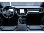 Volvo V60 T6 Plug-in hybrid AWD Plus Dark | Trekhaak | Verwarmbare voorstoelen+stuurwiel+achterbank | Rondom zichtcamera | Premium audio by Harman Kardon | Verwarmbare voorruit | 19 inch Lichtmetalen velgen