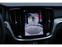 Volvo V60 T6 Plug-in hybrid AWD Plus Dark | Trekhaak | Verwarmbare voorstoelen+stuurwiel+achterbank | Rondom zichtcamera | Premium audio by Harman Kardon | Verwarmbare voorruit | 19 inch Lichtmetalen velgen
