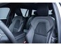 Volvo V60 T6 Plug-in hybrid AWD Plus Dark | Trekhaak | Verwarmbare voorstoelen+stuurwiel+achterbank | Rondom zichtcamera | Premium audio by Harman Kardon | Verwarmbare voorruit | 19 inch Lichtmetalen velgen