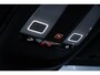 Volvo V60 T6 Plug-in hybrid AWD Plus Dark | Trekhaak | Verwarmbare voorstoelen+stuurwiel+achterbank | Rondom zichtcamera | Premium audio by Harman Kardon | Verwarmbare voorruit | 19 inch Lichtmetalen velgen