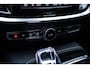Volvo V60 T6 Plug-in hybrid AWD Plus Dark | Trekhaak | Verwarmbare voorstoelen+stuurwiel+achterbank | Rondom zichtcamera | Premium audio by Harman Kardon | Verwarmbare voorruit | 19 inch Lichtmetalen velgen