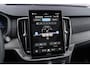Volvo XC90 T8 Plug-in hybrid AWD Ultra Dark | 7-Zits | Google | Panoramadak | Luchtvering | Stoelverwarming Voor + Achter | Trekhaak | Elek. Stoelen | Massage | Stoelventilatie | Head-up Display | 360 Camera | Lederen Bekleding | Zitverlenging | 21" LM