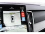Volvo XC90 T8 Plug-in hybrid AWD Ultra Dark | 7-Zits | Google | Panoramadak | Luchtvering | Stoelverwarming Voor + Achter | Trekhaak | Elek. Stoelen | Massage | Stoelventilatie | Head-up Display | 360 Camera | Lederen Bekleding | Zitverlenging | 21" LM