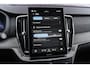 Volvo XC90 T8 Plug-in hybrid AWD Ultra Dark | 7-Zits | Google | Panoramadak | Luchtvering | Stoelverwarming Voor + Achter | Trekhaak | Elek. Stoelen | Massage | Stoelventilatie | Head-up Display | 360 Camera | Lederen Bekleding | Zitverlenging | 21" LM