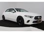 Mercedes-Benz A-klasse 180 Premium Plus (STOELVERWARMING, ACHTERUITRIJCAMERA, CRUISE CONTROL, NAVIGATIE)