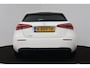 Mercedes-Benz A-klasse 180 Premium Plus (STOELVERWARMING, ACHTERUITRIJCAMERA, CRUISE CONTROL, NAVIGATIE)