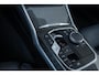 BMW 3-Serie 330e xDrive M-Sport|HuD|Carbon|M-schaalstoelen|Ambi|