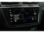 Volkswagen Tiguan 1.5 TSI 150pk DSG 2x R-Line HUD Trekhaak Camera harman/kardon Panoramadak Keyless Virtual Cockpit Navigatie