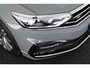 Volkswagen Passat Variant 1.5 TSI 150pk DSG R-Line Business Leder Camera Panoramadak Keyless Virtual Cockpit Navigatie