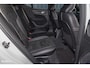 Volvo XC40 1.5 T5 Recharge R-Design | Adaptieve cruise | Zwenkbare trekhaak | Blis | Actieve bochtverlichting |