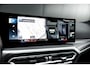 BMW 3-Serie Touring 330e | M-Pakket | Panoramadak | HUD | Curved Display | Sportstoelen | Adaptieve Cruise Control | Ele. verstelbare stoelen + Geheugen | Camera | DAB | Apple CarPlay/Android Auto | LED |