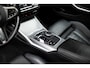 BMW 3-Serie Touring 330e | M-Pakket | Panoramadak | HUD | Curved Display | Sportstoelen | Adaptieve Cruise Control | Ele. verstelbare stoelen + Geheugen | Camera | DAB | Apple CarPlay/Android Auto | LED |