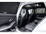BMW 3-Serie Touring 330e | M-Pakket | Panoramadak | HUD | Curved Display | Sportstoelen | Adaptieve Cruise Control | Ele. verstelbare stoelen + Geheugen | Camera | DAB | Apple CarPlay/Android Auto | LED |