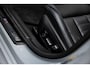 BMW 3-Serie Touring 330e | M-Pakket | Panoramadak | HUD | Curved Display | Sportstoelen | Adaptieve Cruise Control | Ele. verstelbare stoelen + Geheugen | Camera | DAB | Apple CarPlay/Android Auto | LED |
