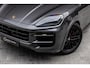 Porsche Cayenne Coupé 3.0 S E-Hybrid | NL Auto | Trekhaak | Sport-Uitlaat | Sport-Design | Stuur/Stoelverwarming | PDLS+ | Keyless | PCM | Bose | PASM | Panoramadak | Sport-Chrono | Softclose | Surround View | HUD | Adaptieve Sportstoelen 18-Wegs |