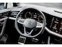 Volkswagen Touareg 3.0 TSi eHybrid 4MOTION R | NL Auto | Luchtvering | Trekhaak | Stoelverwarming voor/Achter | Stoelkoeling/massage | DYNAUDIO | HUD | Connectivity-Pack | Park Assist Pro | Panoramadak | Matrix LED | Adaptieve Cruise Control | IQ Drive | Memory-Pakket Premium |