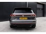 Volkswagen Touareg 3.0 TSi eHybrid 4MOTION R | NL Auto | Luchtvering | Trekhaak | Stoelverwarming voor/Achter | Stoelkoeling/massage | DYNAUDIO | HUD | Connectivity-Pack | Park Assist Pro | Panoramadak | Matrix LED | Adaptieve Cruise Control | IQ Drive | Memory-Pakket Premium |