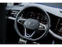 Volkswagen Touareg 3.0 TSi eHybrid 4MOTION R | Luchtvering | Panoramadak | Matrix Led IQ | Discover Pro Max | Comfort-Stoelen | Trekhaak | Stoelverwarming V + A | Nachtzicht-Assistent | Park Assist Pro | Connectivity-Pakket | Adaptieve Cruise Control |
