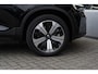 Volvo XC40 Recharge Core | Parkeersensoren voor en achter | Parkeercamera | Stoel & Stuurverwarming | 4 seizoenenbanden |