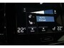 Volvo XC40 1.5 T4 Recharge R-Design | Dealeronderhouden | Adaptive Cruise control | Panoramadak | Visual Park Assist | Intellisafe Assist | Drive Modes | Preconditioning | Luxury 2 Pack  | 19 Inch | All Seasonbanden | Verlichtingspack 2 | Keyless | Premium Audio by Harman Kardon | Elektrische achterklep | Verwarmbaar stuurwiel | Elektrisch verstelbare voorstoelen | Verwarmbare voorstoelen | Verwarmbare achterbank