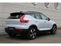Volvo XC40 1.5 T4 Recharge R-Design | Dealeronderhouden | Adaptive Cruise control | Panoramadak | Visual Park Assist | Intellisafe Assist | Drive Modes | Preconditioning | Luxury 2 Pack | 19 Inch | All Seasonbanden | Verlichtingspack 2 | Keyless | Premium Audio by Harman Kardon | Elektrische achterklep | Verwarmbaar stuurwiel | Elektrisch verstelbare voorstoelen | Verwarmbare voorstoelen | Verwarmbare achterbank