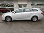 Toyota Avensis Wagon 1.8 VVTi Dynamic limited | Stoelverwarming | Trekhaak | Cruise |