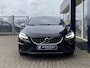 Volvo V40 1.5 T3 Polar+ Sport / Automaat / NL-Auto / Dealer-Onderhouden / Cruise-Control / Climate-Control / Stoelverwarming / Harman-Kardon Audio / Afneembare-Trekhaak / LED / Keyless / DAB Radio-Bluetooth / Navi / Camera / 17'' LMV / ENZ.